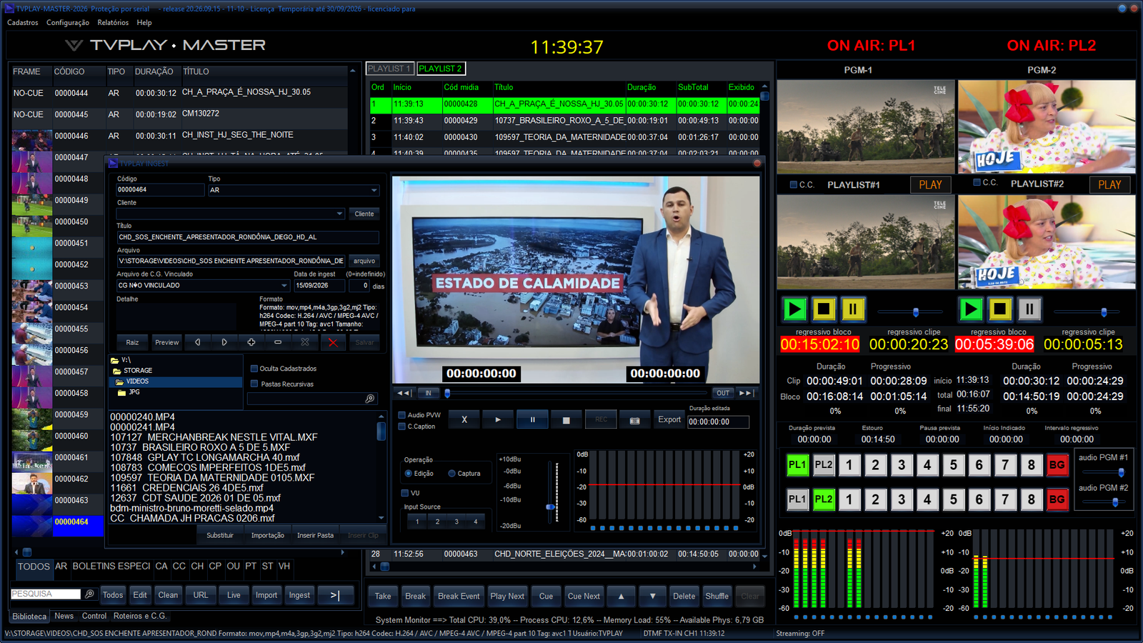 Interface do TVPLAY-MASTER em operação, com dois playlists simultâneos, PGM-1 e PGM-2 ao vivo e o painel de Ingest com o novo medidor de áudio (VU) em destaque